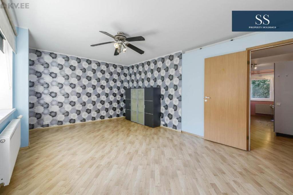 Bright Apartment Near Bus Statioon Talin Exterior foto