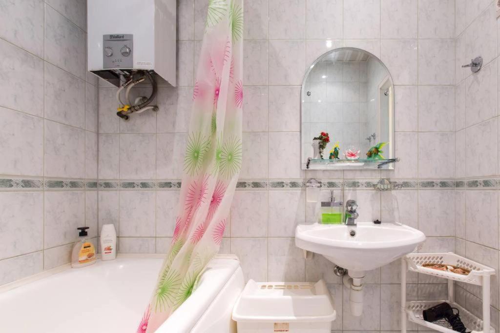 Bright Apartment Near Bus Statioon Talin Exterior foto
