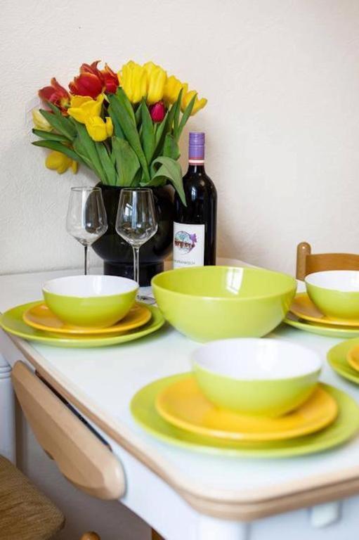Bright Apartment Near Bus Statioon Talin Exterior foto