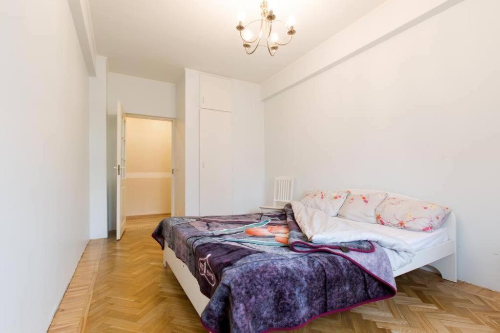 Bright Apartment Near Bus Statioon Talin Exterior foto